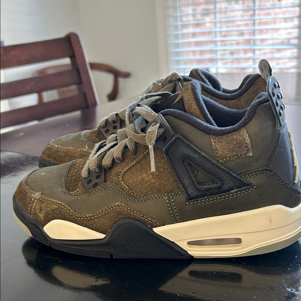 Nike Air Jordan 4 Craft Kids Sneakers in Olive and Black